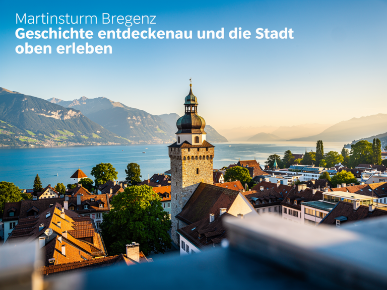 Martinsturm Bregenz historische Oberstadt mit Aussicht auf die Stadt und Alpen
