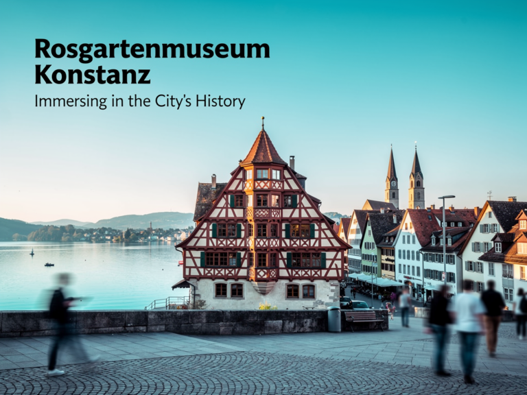 Fassade des Rosgartenmuseums Konstanz im historischen Stadtzentrum bei Regenwetter