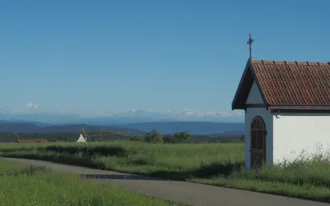 Kapelle mit Alpensicht Suedwind