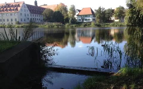 Klosterweiherstein mit Aufenthaltsplatz