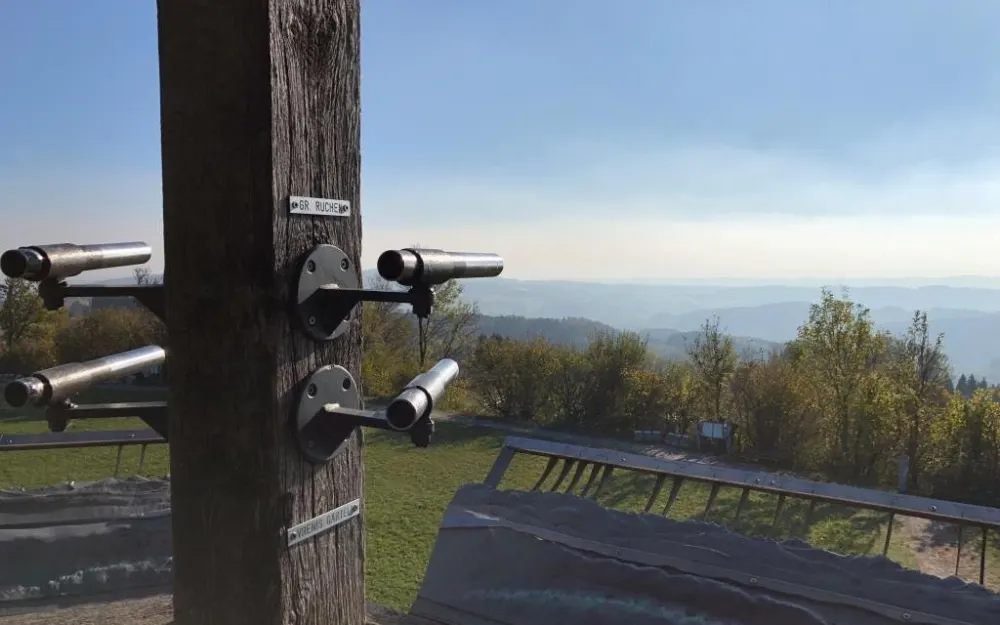 Aussichtspunk Höchsten mit Blick auf die Alpen und den Bodensee