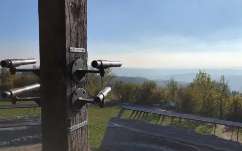 Aussichtspunk Höchsten mit Blick auf die Alpen und den Bodensee