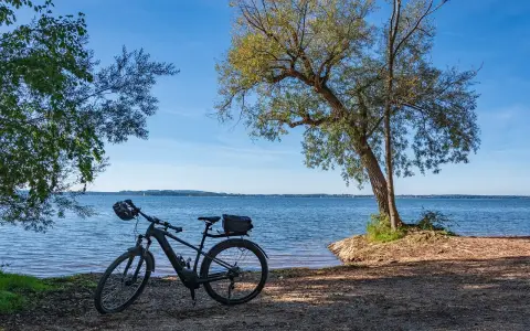 E-Bike am See