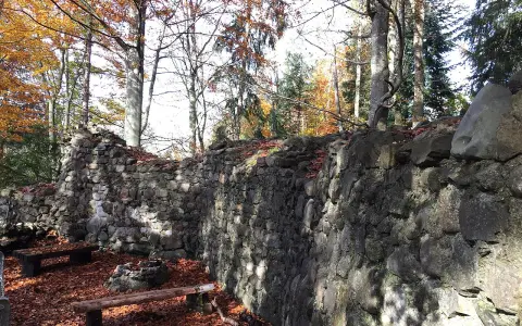Oberfeld / Helfenberg, mittelalterliche Burgruine