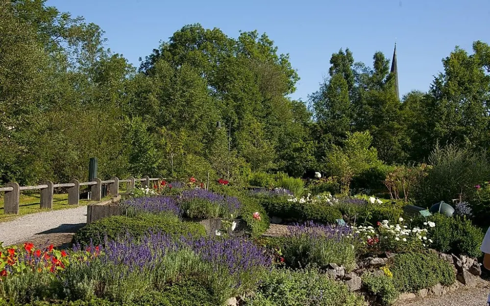 Kräutergarten im Kurpark in Fischen im Allgäu