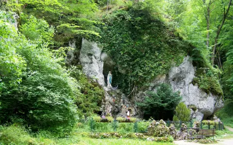 Liebfrauental mit Lourdesgrotte