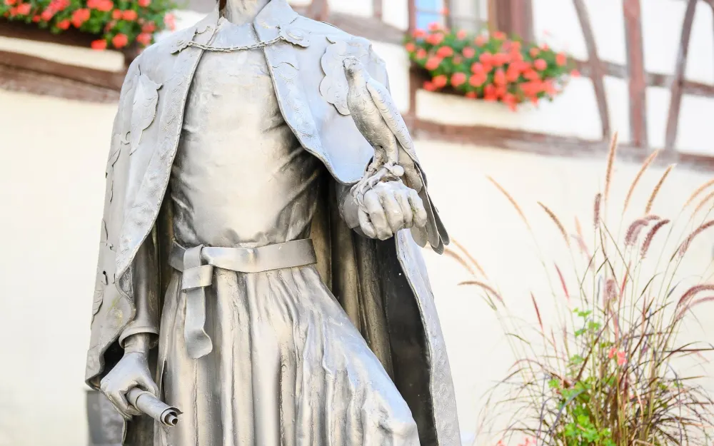 Statue des Stauferkaisers Friedrich II