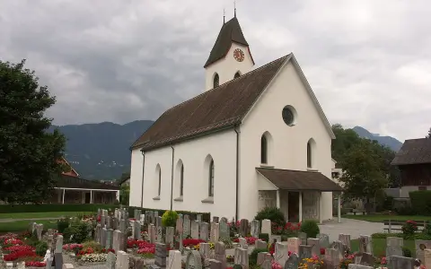 Reformierte Kirche mit Pfarrhaus und Beinhauskapelle