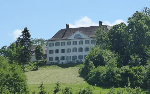 Schloss mit Kapelle St. Alban