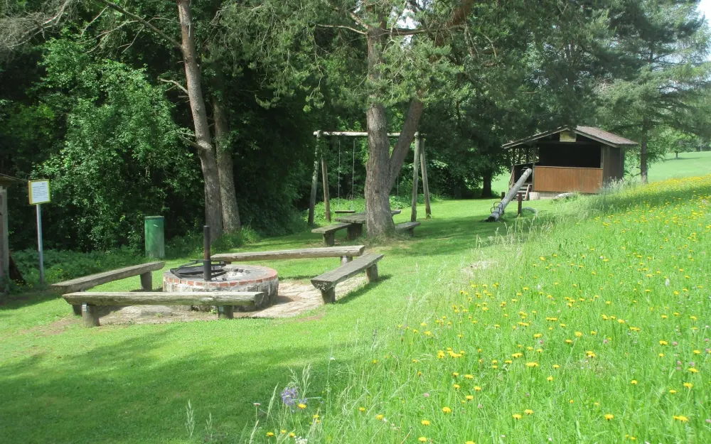 Hagenbachidylle Grillplatz und Albvereinshütte