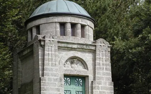 Skulptur am Buchbühldenkmal