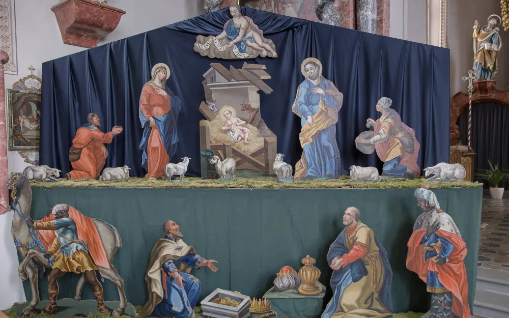 Historische Bretterkrippe in der Kirche St. Peter und Paul