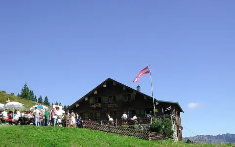 Blick zur Burgl Hütte