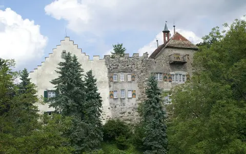 Schloss Wellenberg mit Remise
