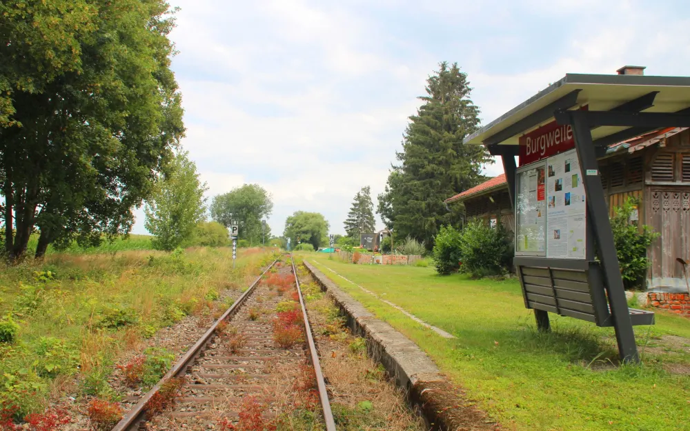 Räuberbahn-Bahnhof in Burgweiler