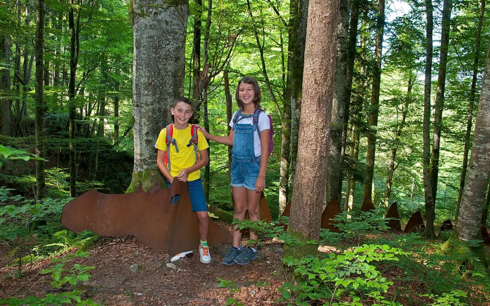 Kinder auf dem Sagenwald bei Obermaiselstein
