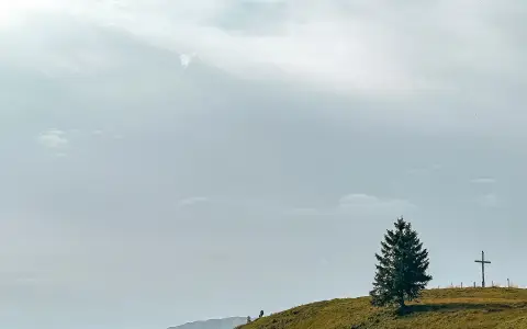 Blick auf Gipfelkreuz