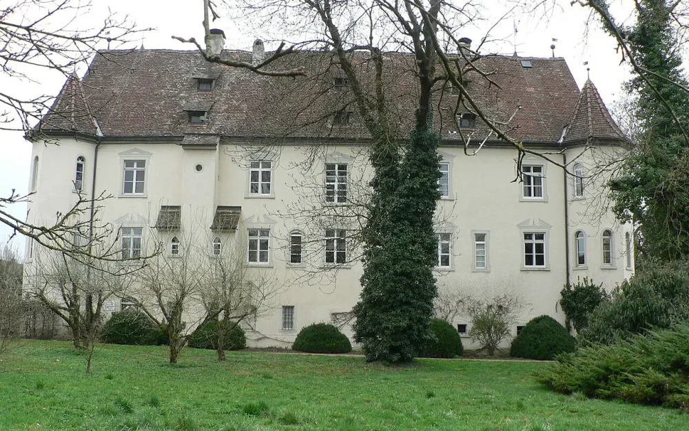 Schloss Schlatt unter Krähen