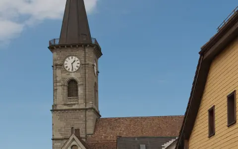 Reformierte Kirche mit Kirchhof