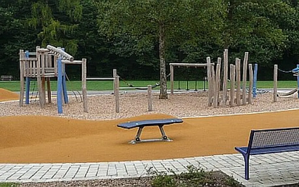 Spielplatz Karmeliterstraße - Spiel und Bolzplatz