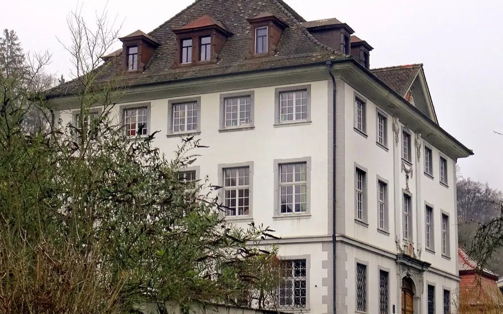 Schloss Glarisegg mit Gartenanlage und Pavillon