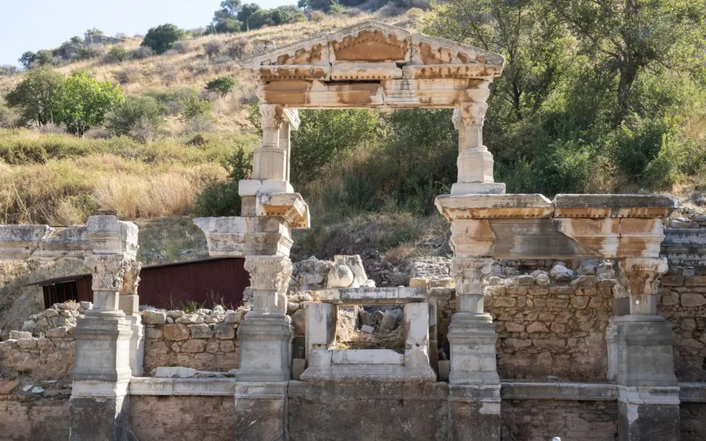 Symbolbild: Explore the ancient Roman ruins of Ephesus in Selçuk, İzmir, Türkiye.