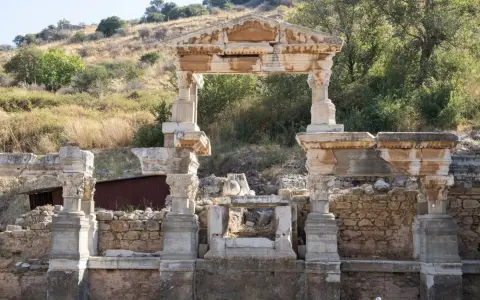 Symbolbild: Explore the ancient Roman ruins of Ephesus in Selçuk, İzmir, Türkiye.