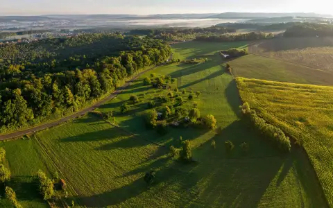 Symbolbild: Scenic aerial view of lush green countryside near Marloffstein, Germany, during daytime.