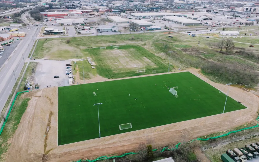 Symbolbild: Aerial shot of two soccer fields in Chattanooga, Tennessee during the day.