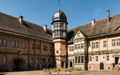 Symbolbild: Explore the stunning Renaissance architecture of Bevern Castle in Niedersachsen, Germany.